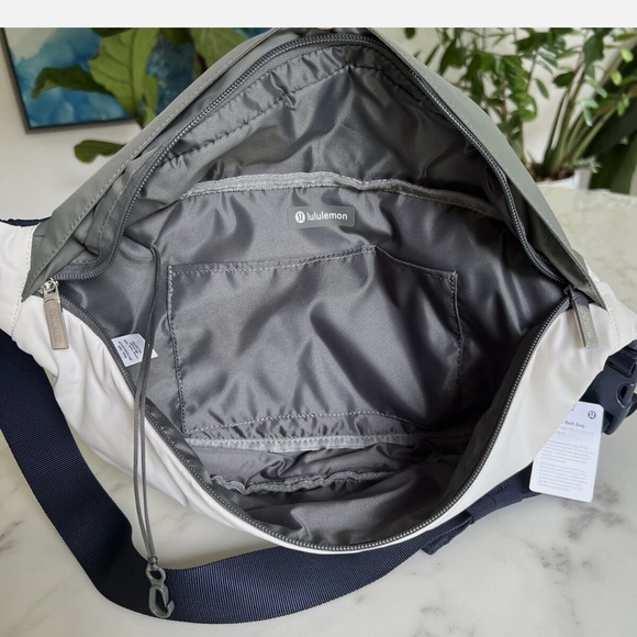 NWT Lululemon Large Classic Belt Bag 3.5L Grey Sage White Opal True Navy Unisex - Picture 5 of 6
